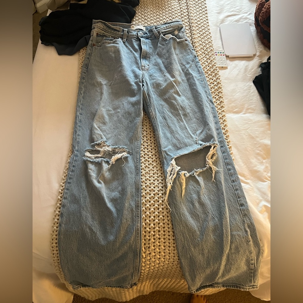 Abercrombie 90’s High Rise Straight Jean